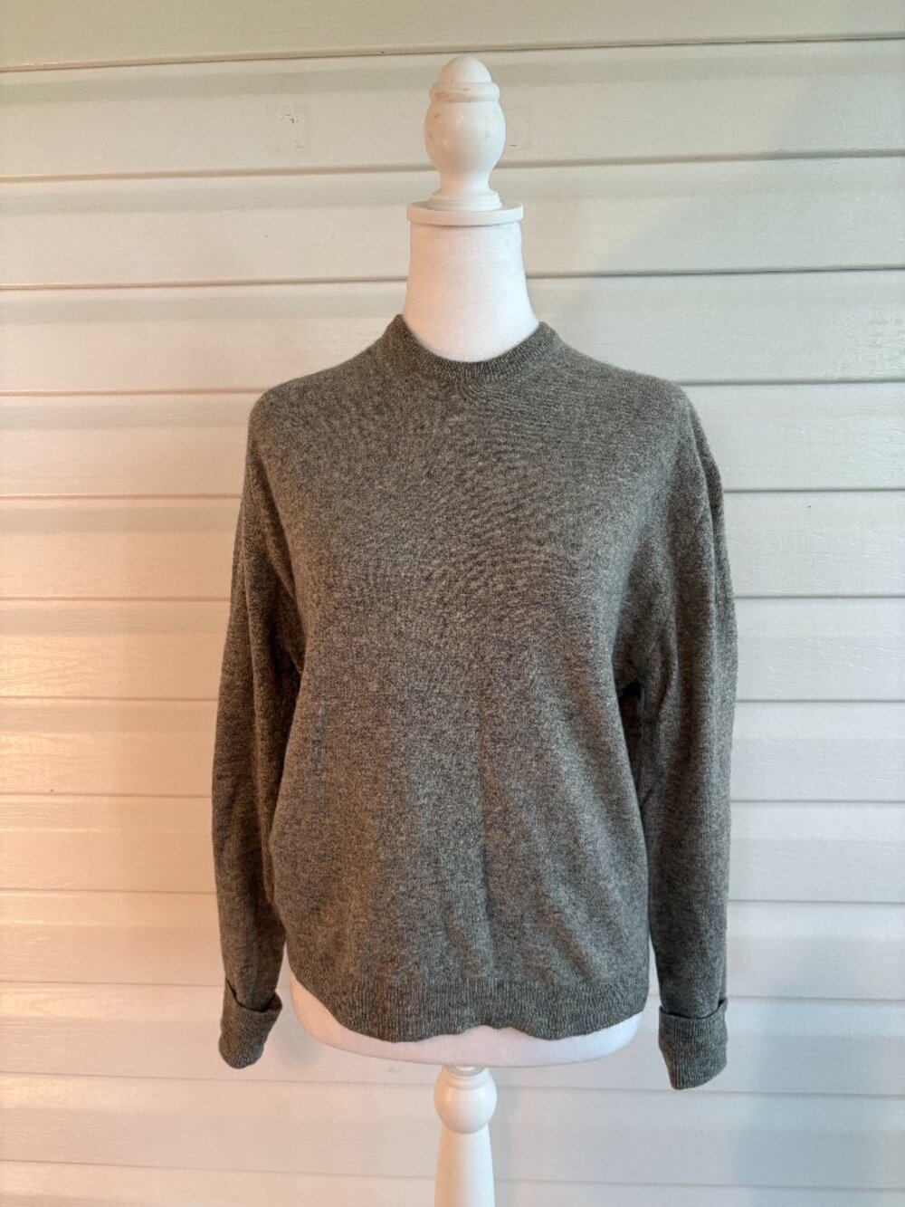 Kingsley Vintage Lightweight Women's Sweater Gray see measurements